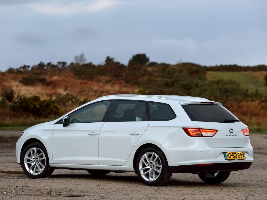  Seat Leon ST 2014 года  (UK) (фото 7 из 10)